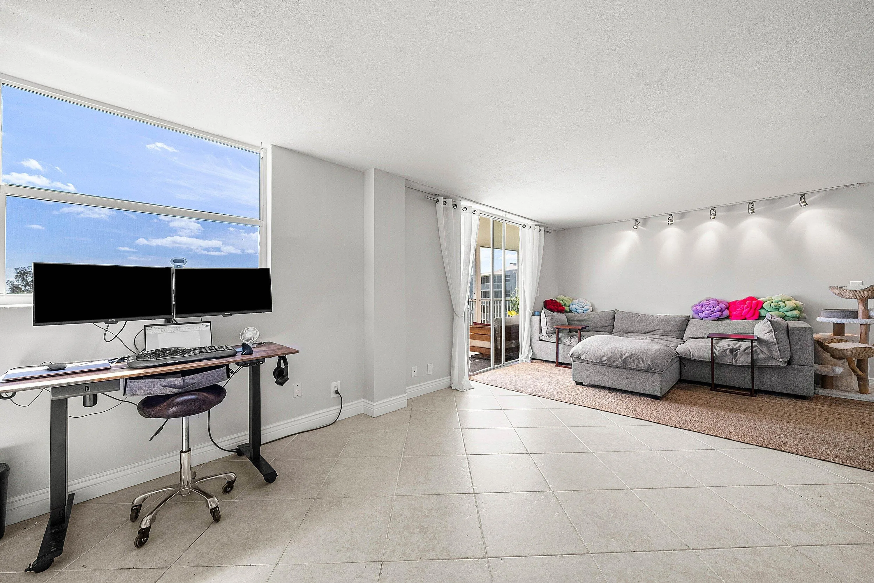 Living Room / Office