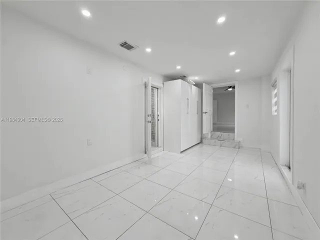 Extra Room 5