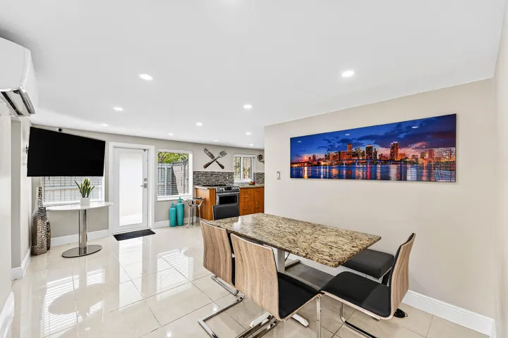 018-590Northwest126thStreet-NorthMiami-F