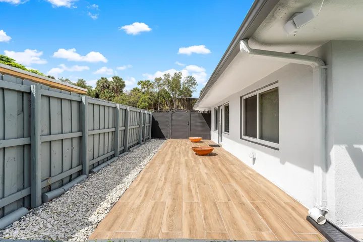 030-590Northwest126thStreet-NorthMiami-F
