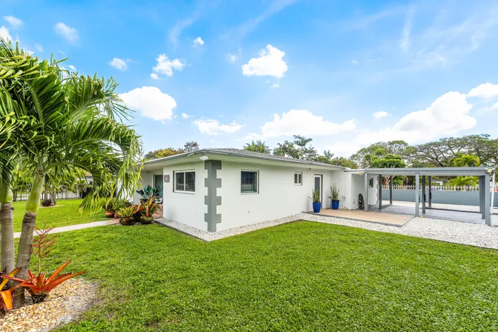005-590Northwest126thStreet-NorthMiami-F