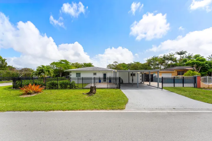 038-590Northwest126thStreet-NorthMiami-F