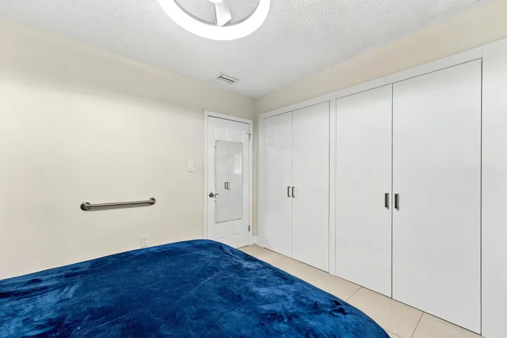040-590Northwest126thStreet-NorthMiami-F