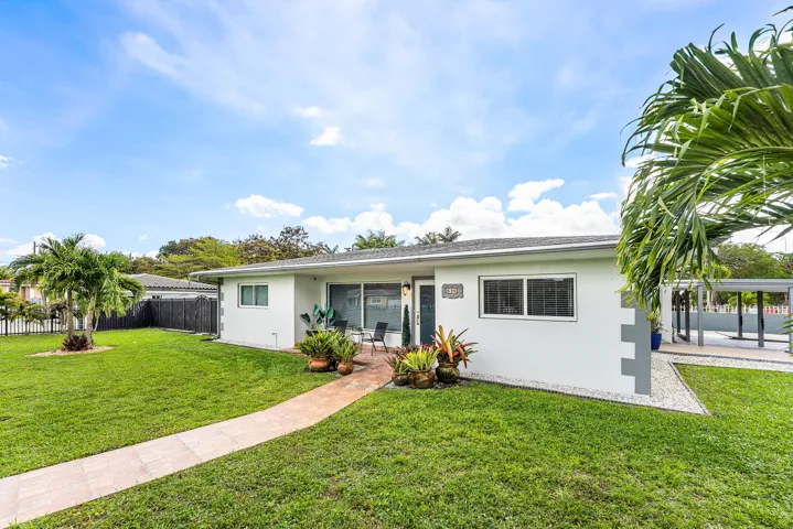 004-590Northwest126thStreet-NorthMiami-F