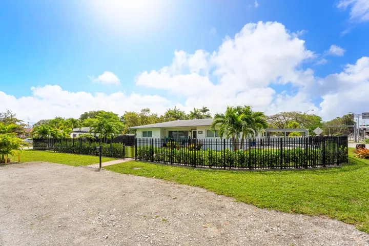 036-590Northwest126thStreet-NorthMiami-F