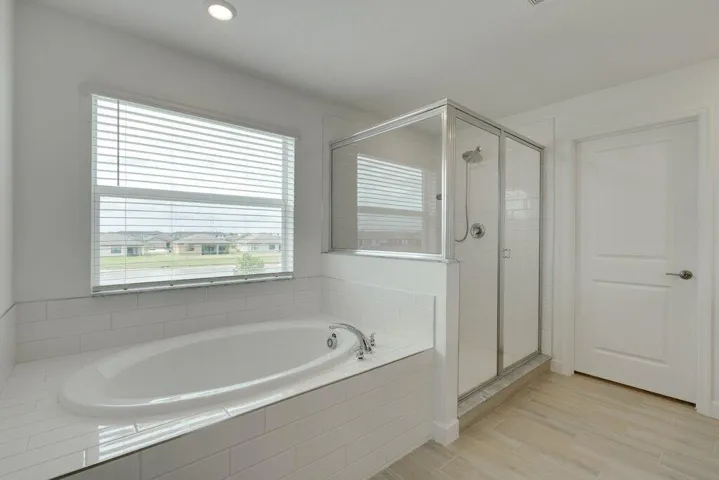 Primary Bathroom to Walk-in.jpg-SMALL