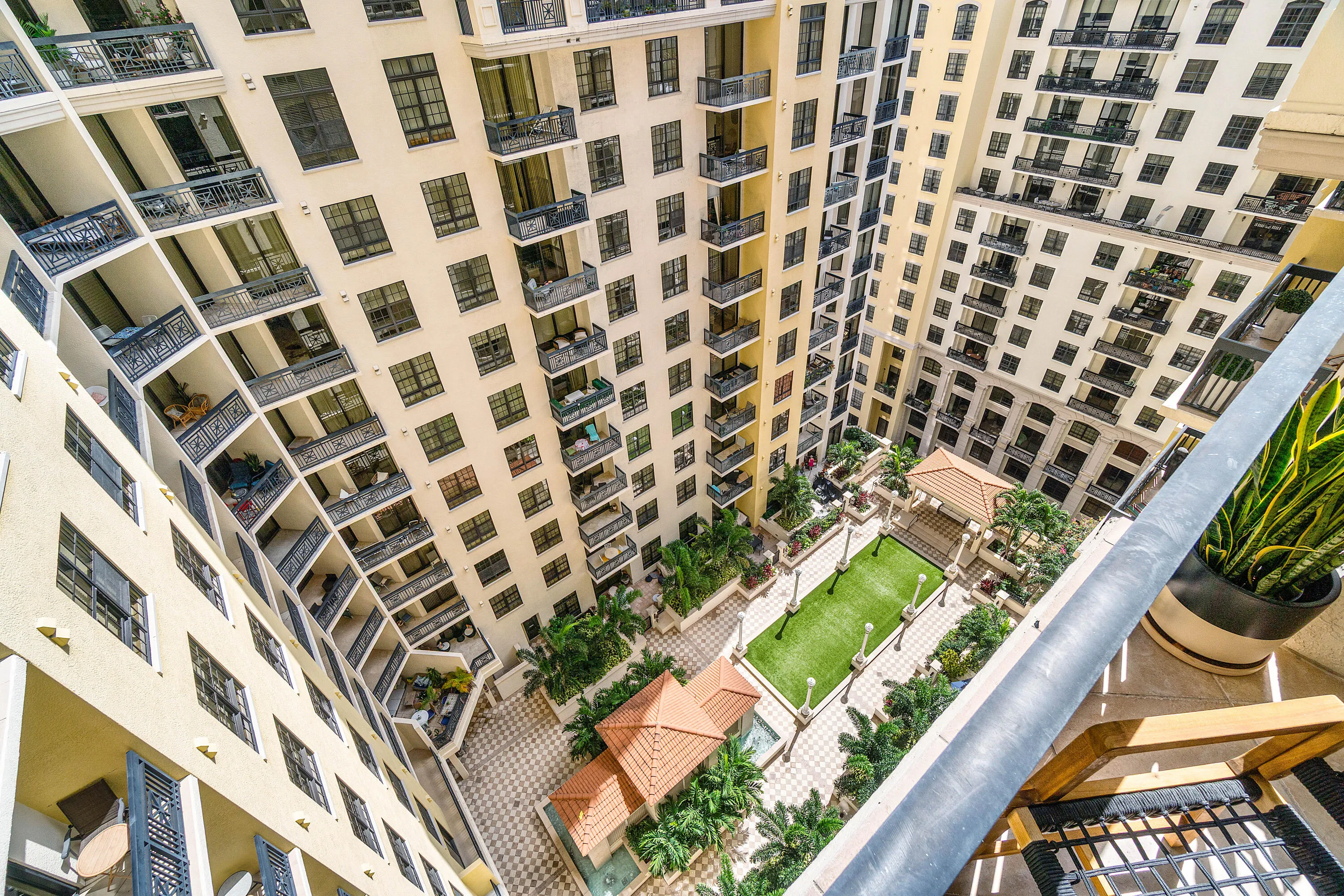 Courtyard Views