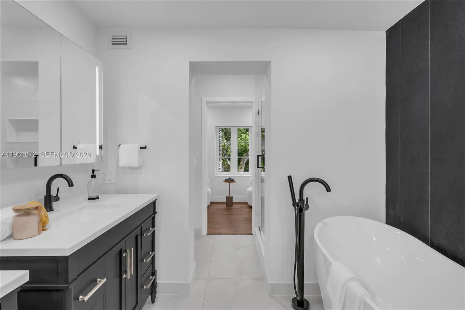 Property photo 121