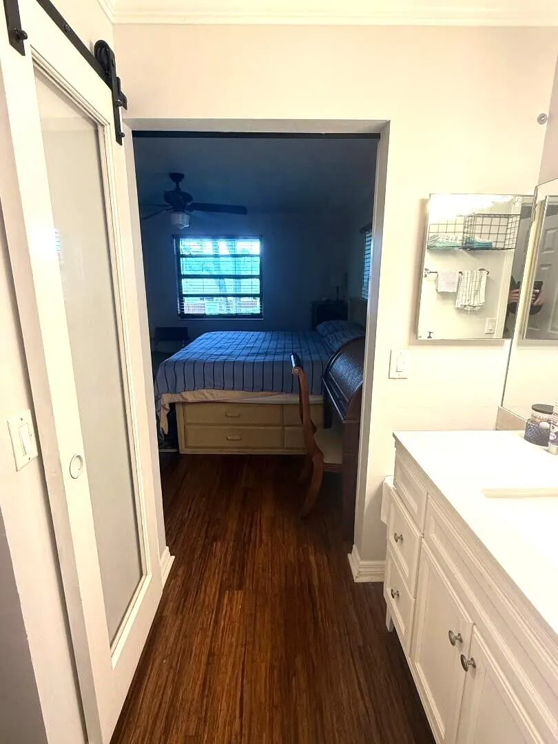 p bed-bath