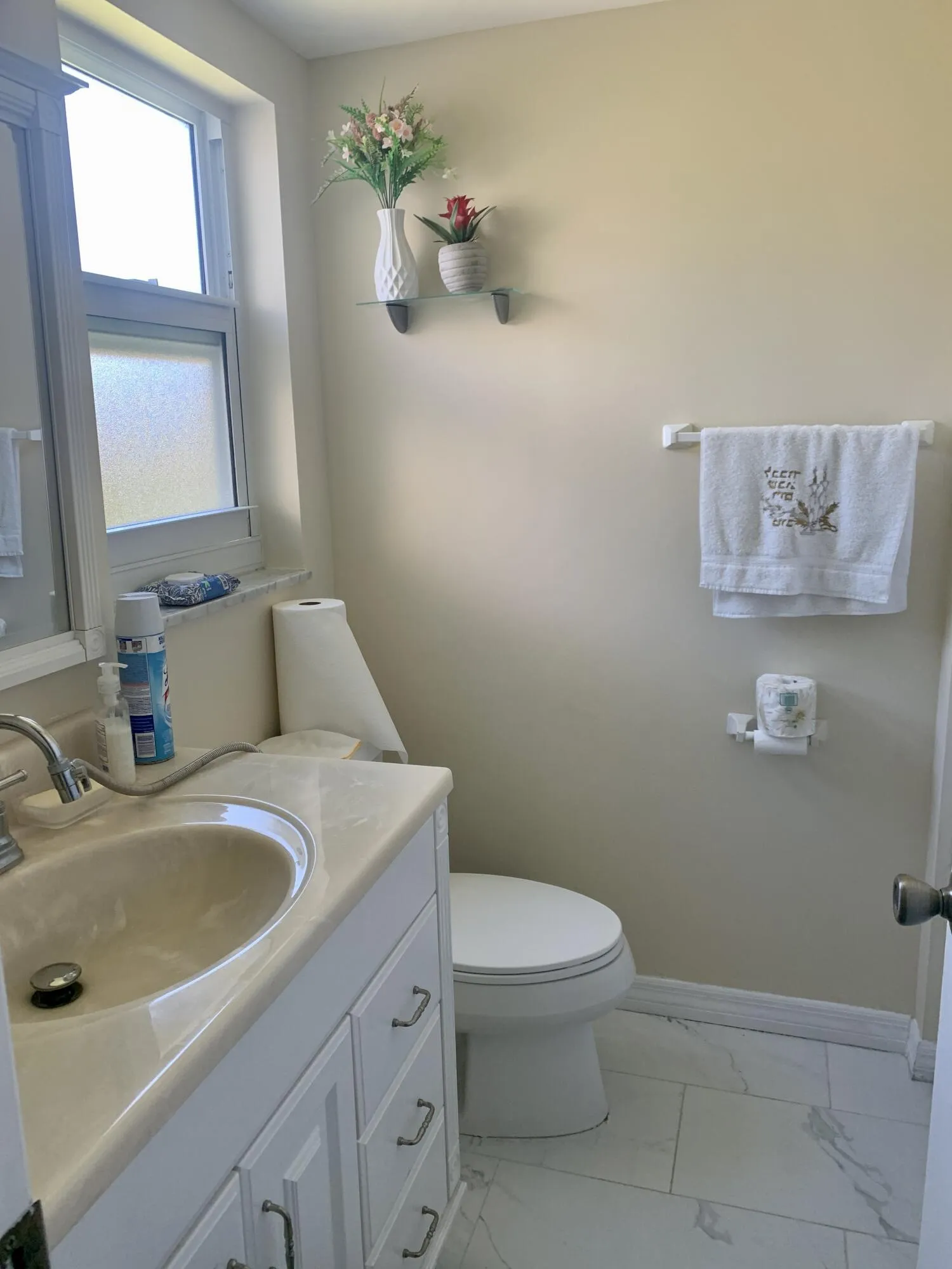 1/2 bathroom