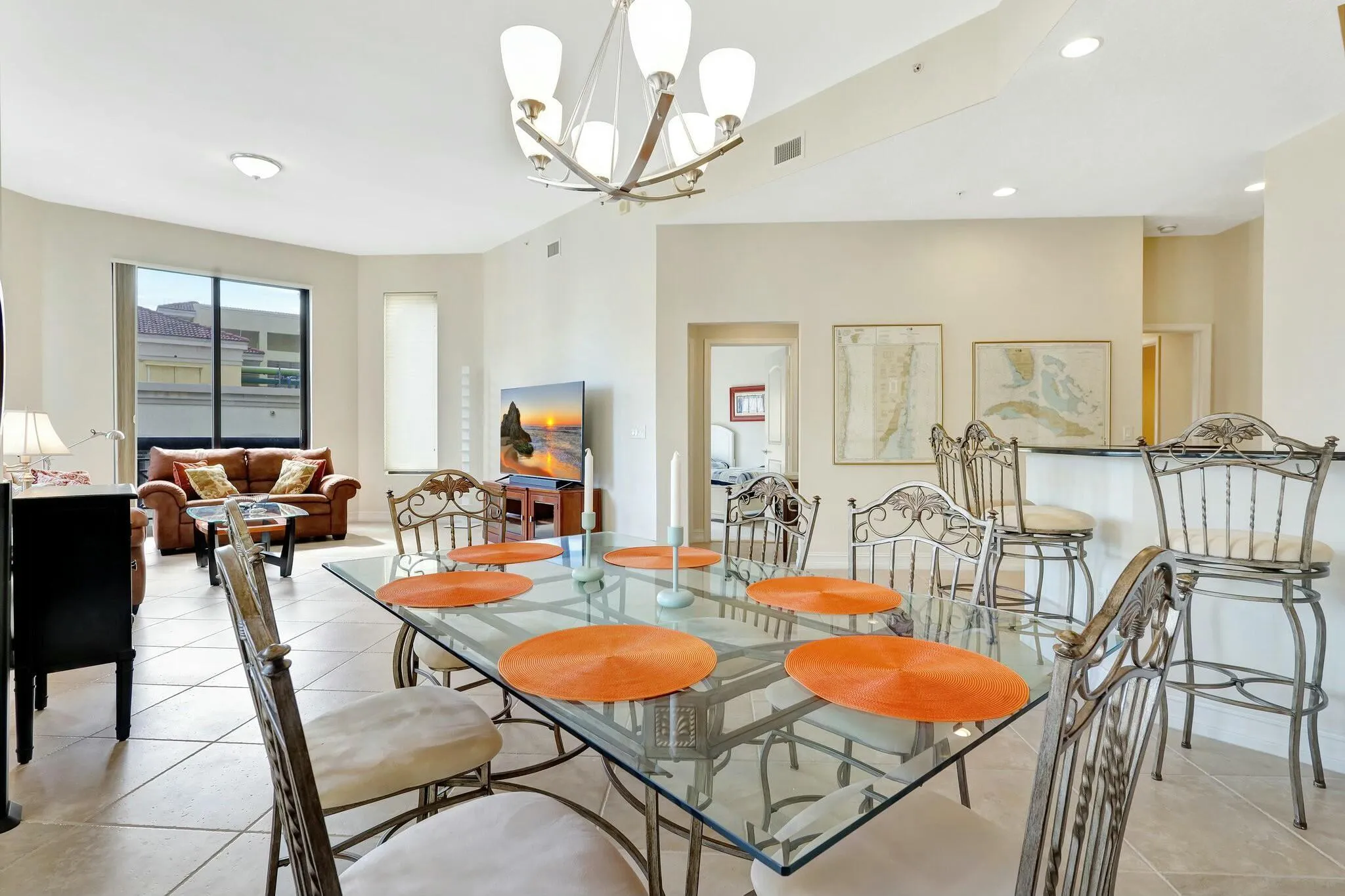 1625 Square Feet with 11'6"Ceiling Height