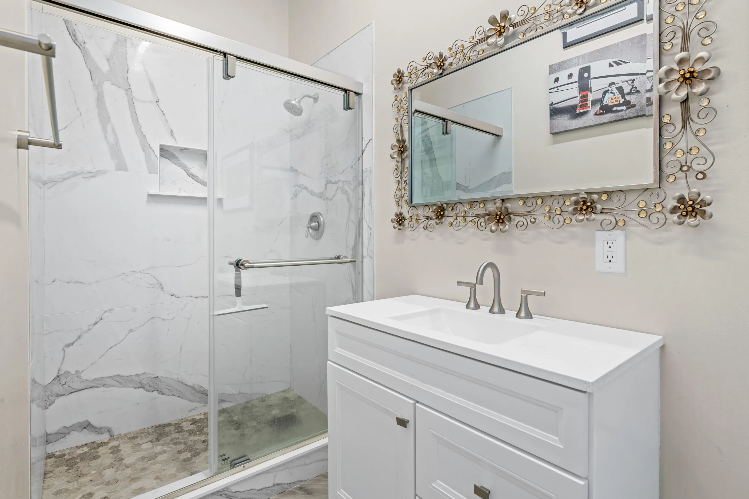 Grooms Apartment- Bathroom