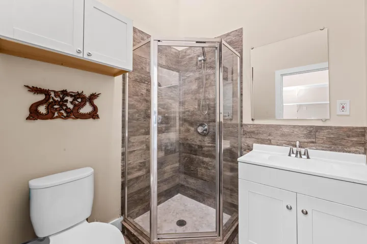 Barn One Full Bathroom