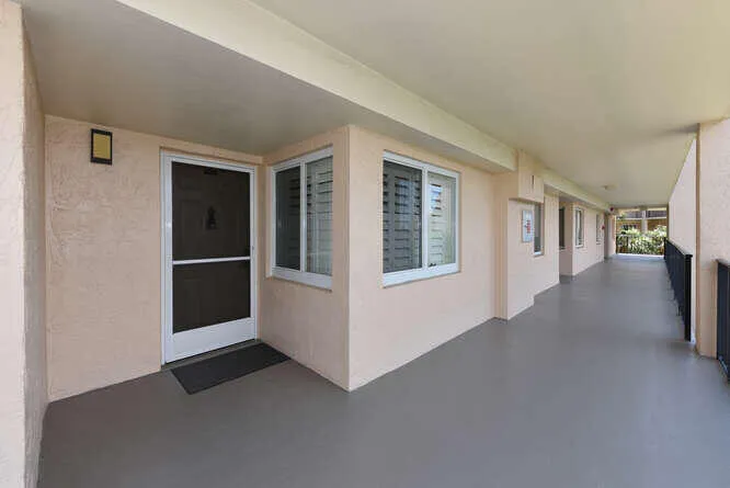 275 Palm Ave Apt C406 Jupiter-small-002-