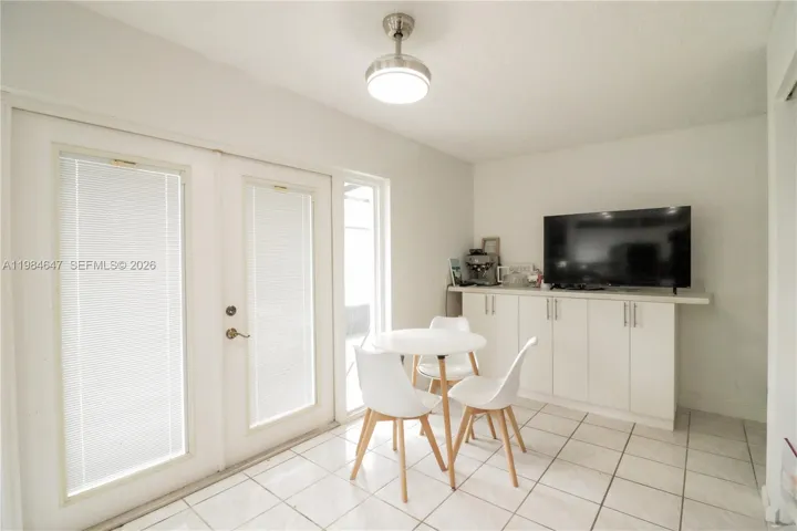 Kitchen Dining area