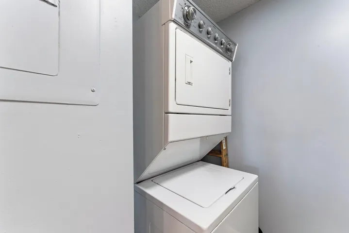 001-353US1NA105-Jupiter-FL-33477-SMALL