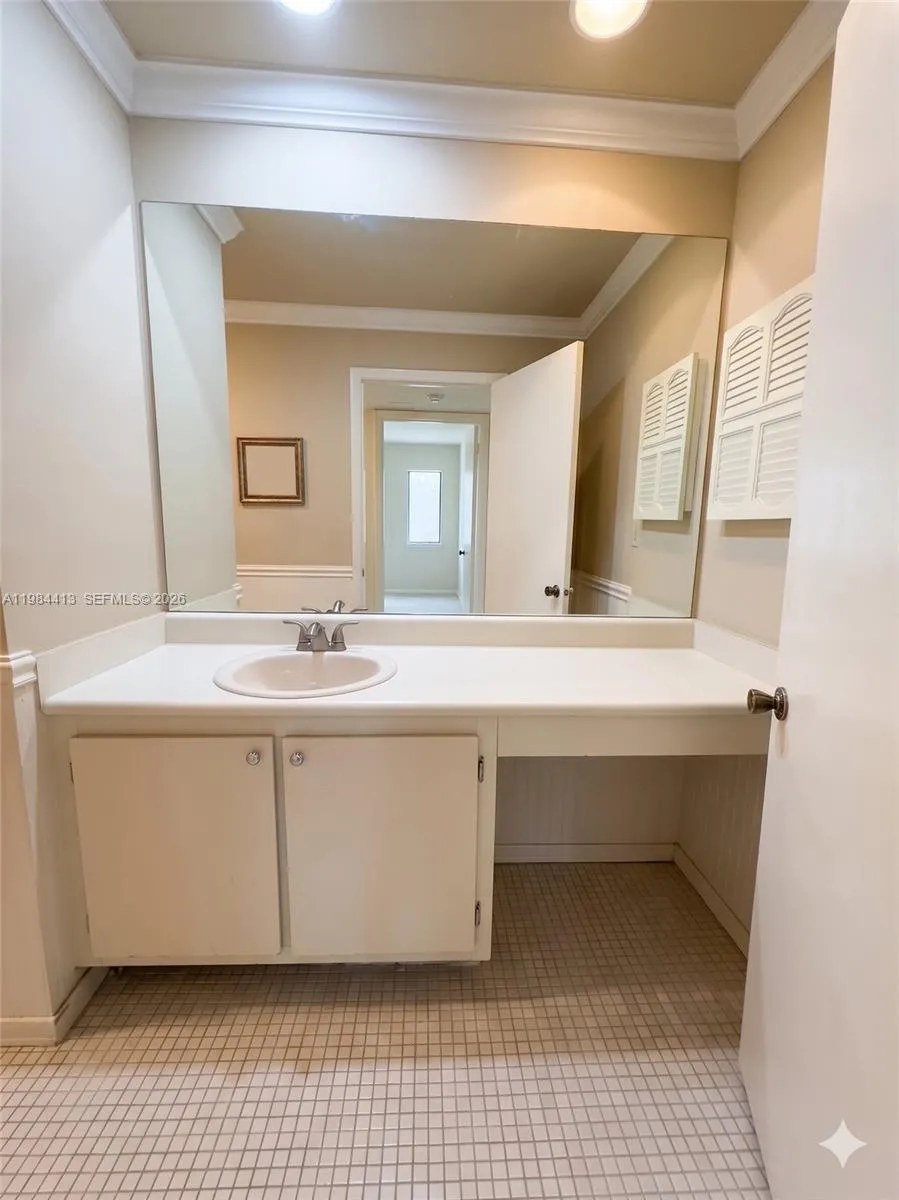 w vanity area