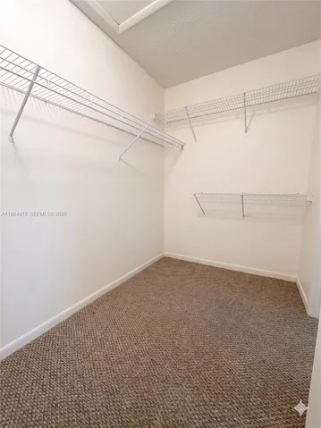 Enormous Master walk in