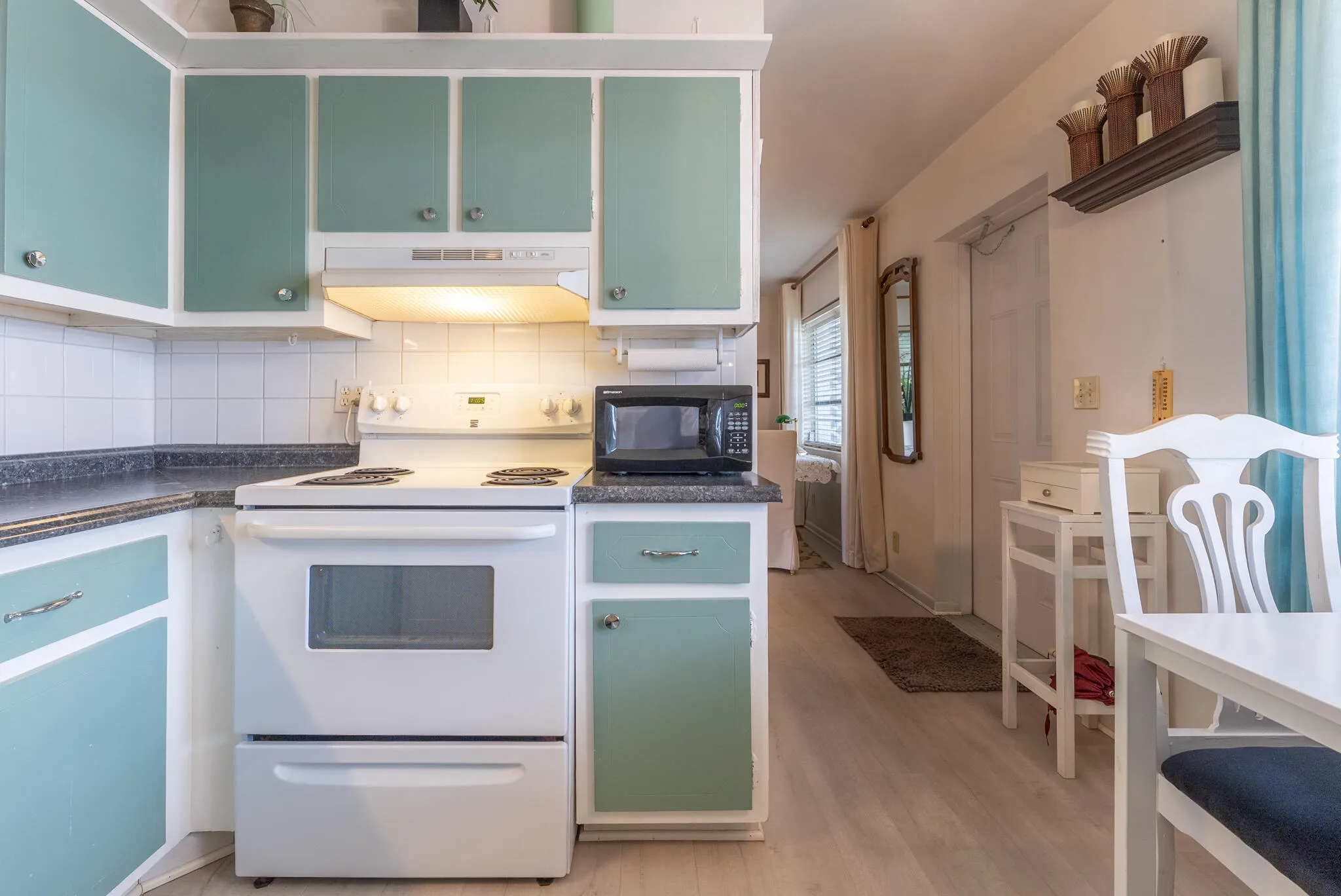 Woolf Realty-722 Ridge Road-0780