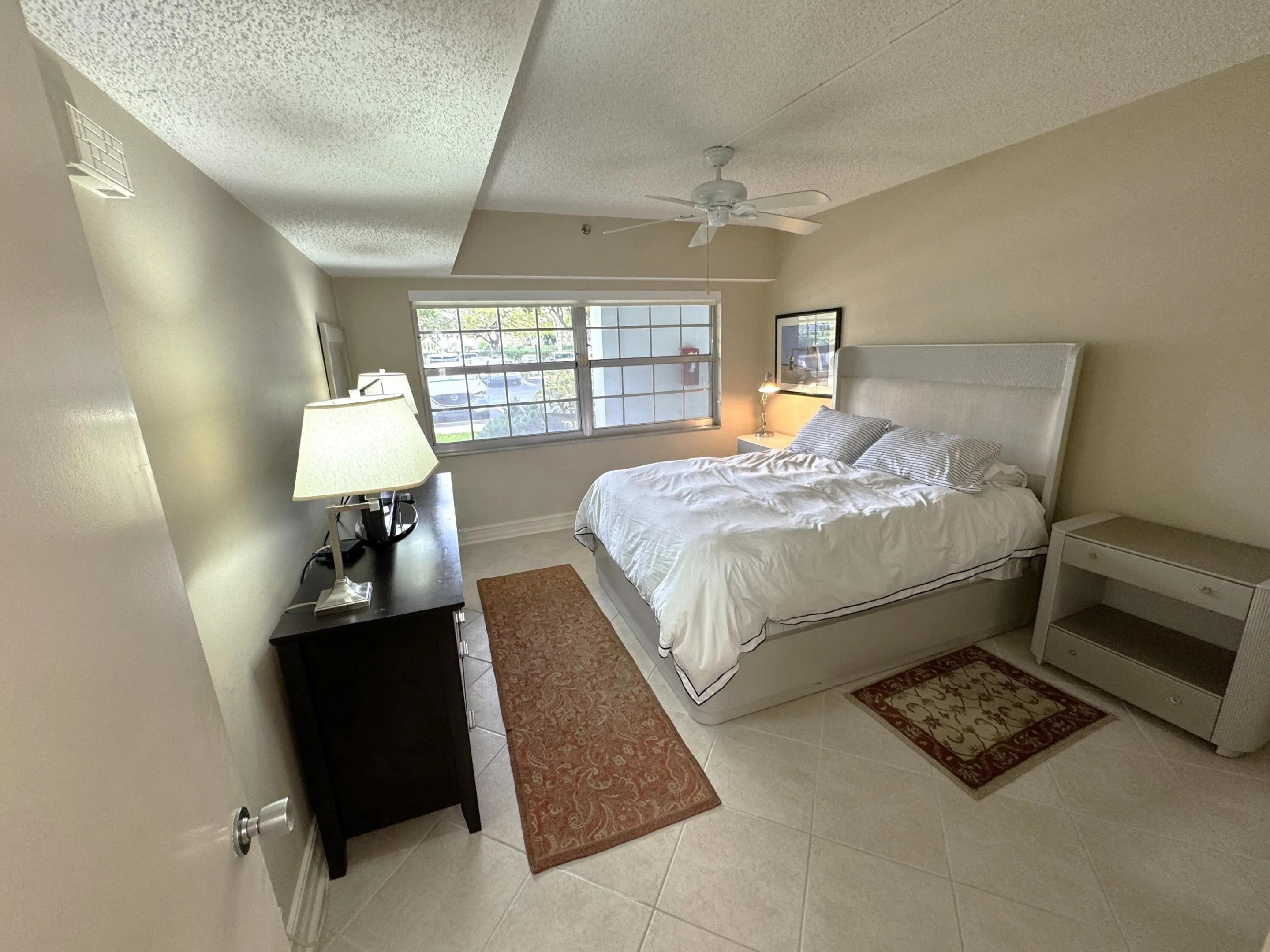 Guest Bedroom-1