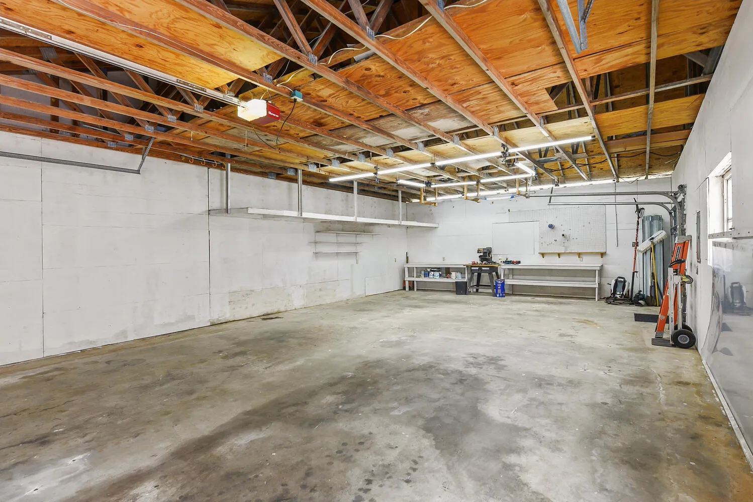detached garage