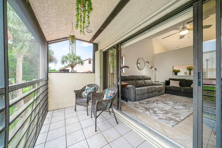 028-16VíaDeCasasSur-BoyntonBeach-FL-3342