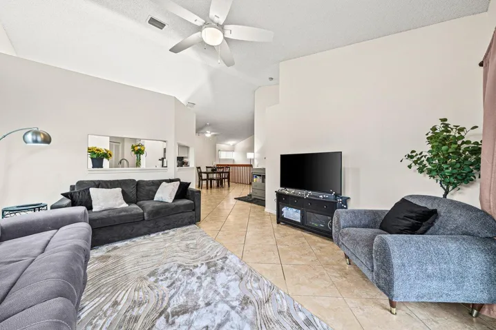 005-16VíaDeCasasSur-BoyntonBeach-FL-3342