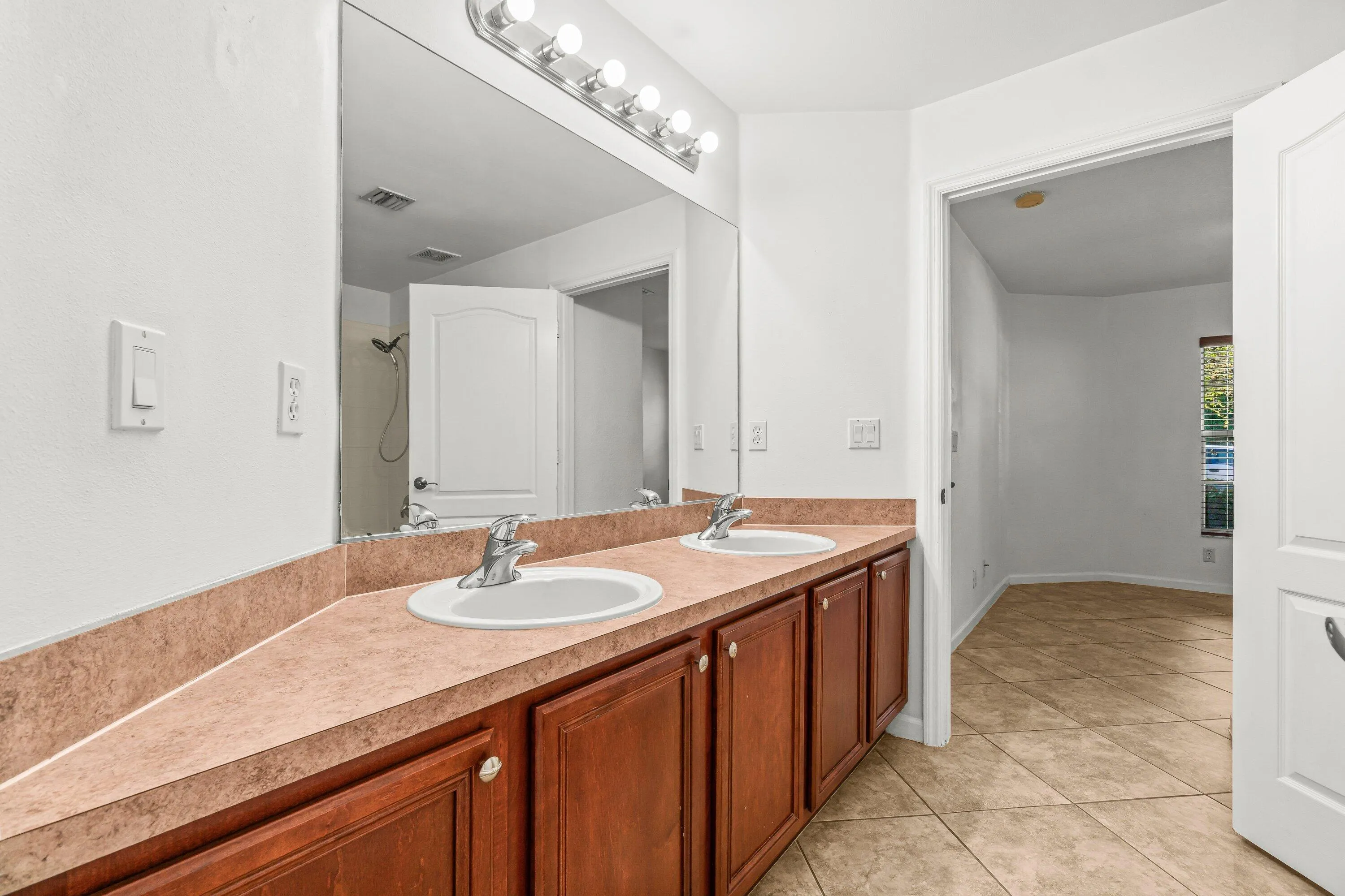 021-131LancasterWay-RoyalPalmBeach-FL-33