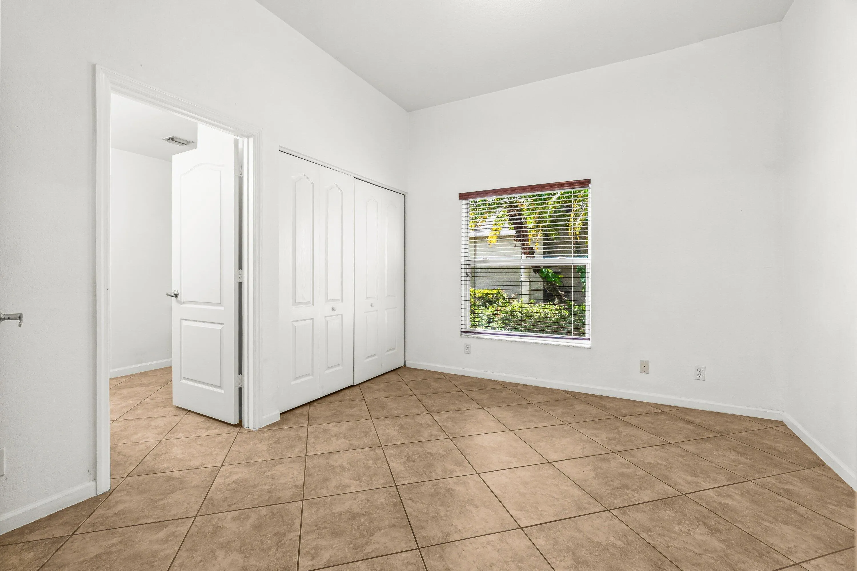 024-131LancasterWay-RoyalPalmBeach-FL-33