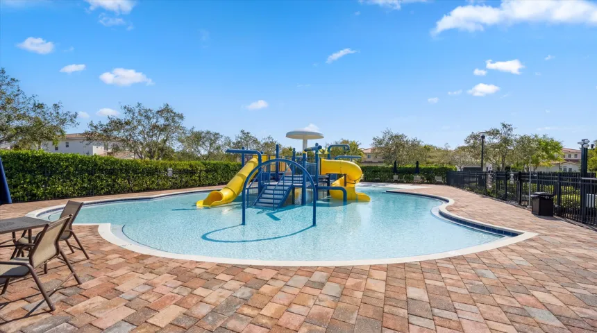 10-108 Casa Cir