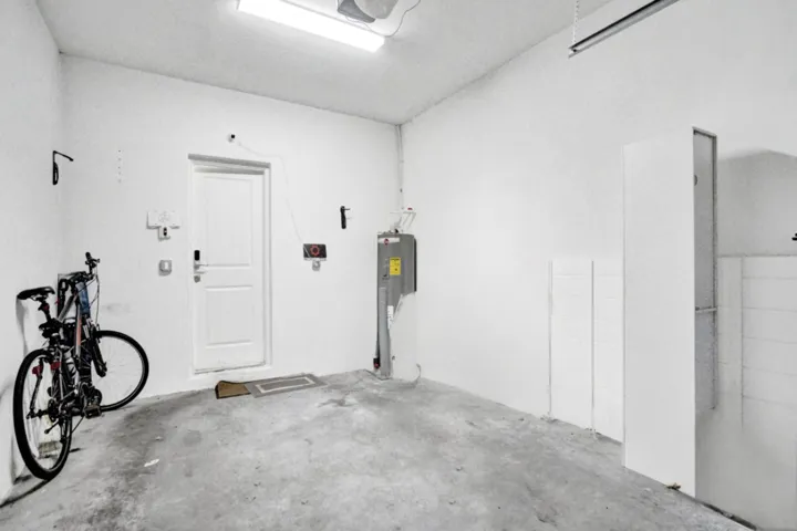 1 car garage