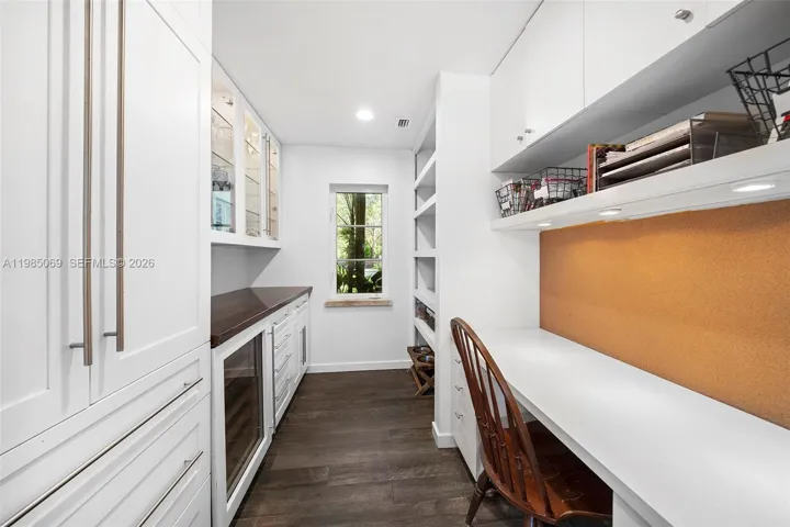 Butlers pantry and built in desk