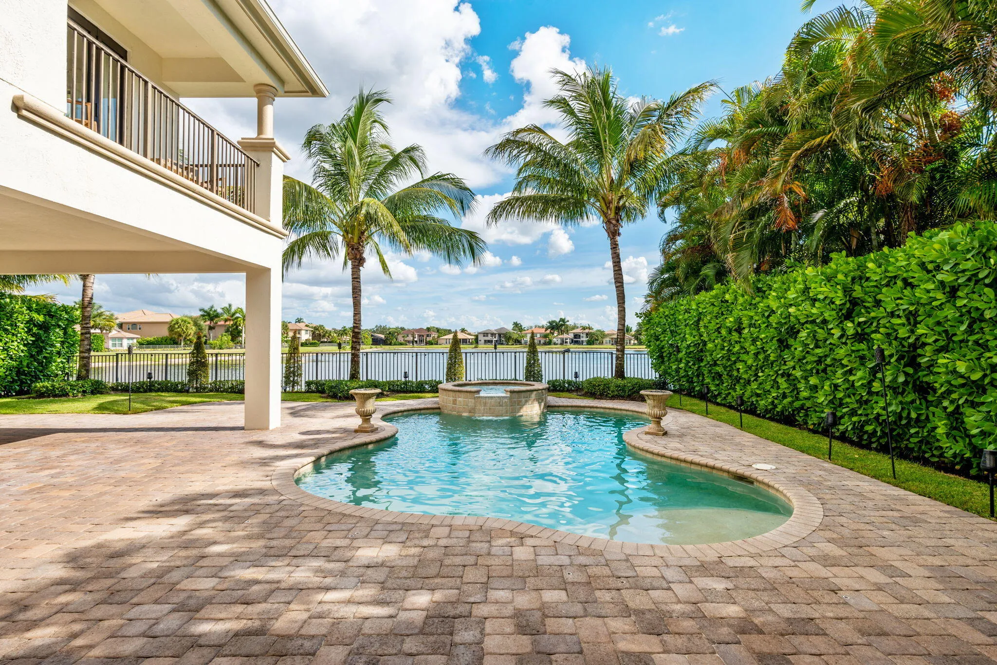 66-web-or-mls-A7403393