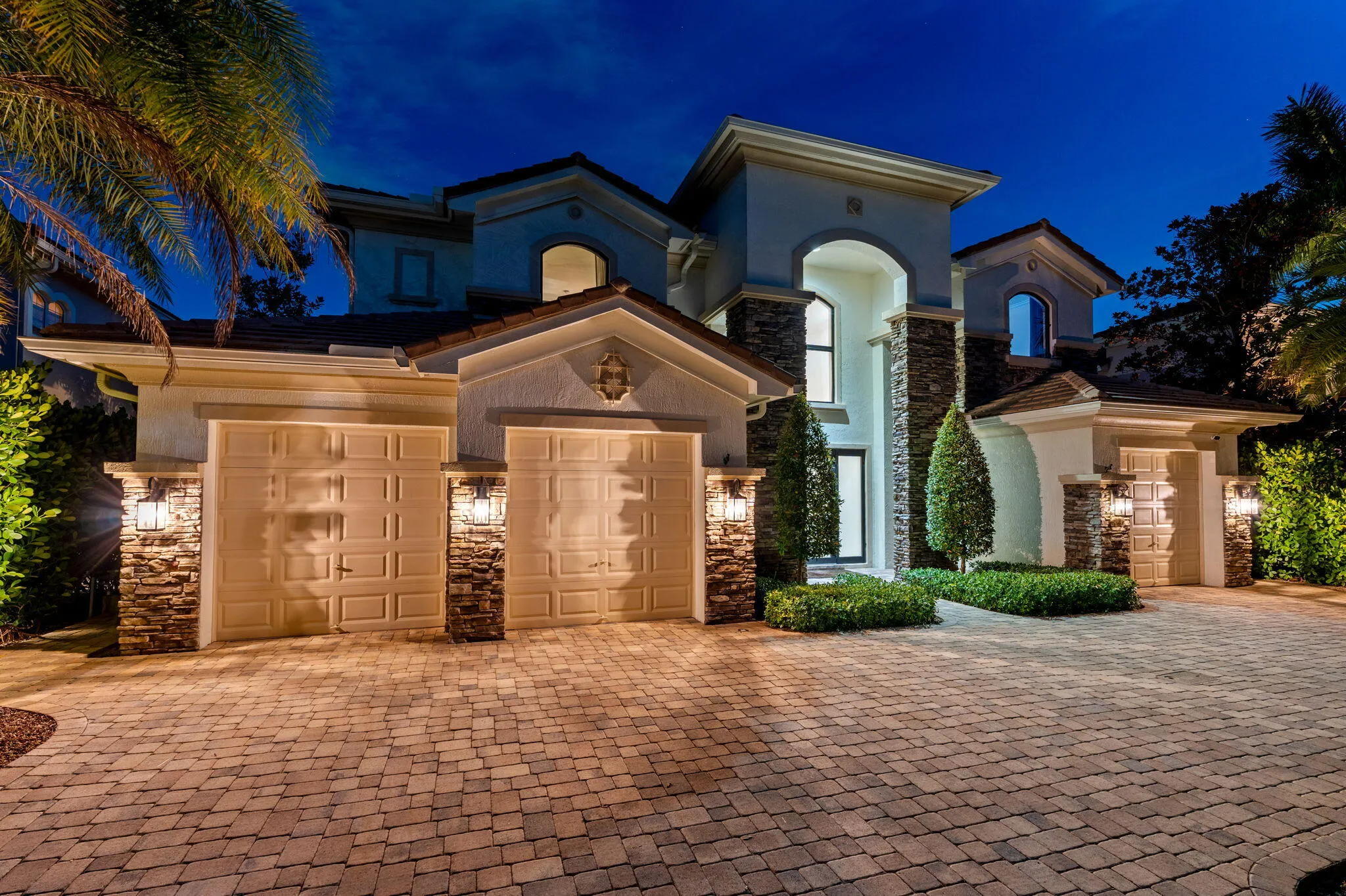 93-web-or-mls-A7403664