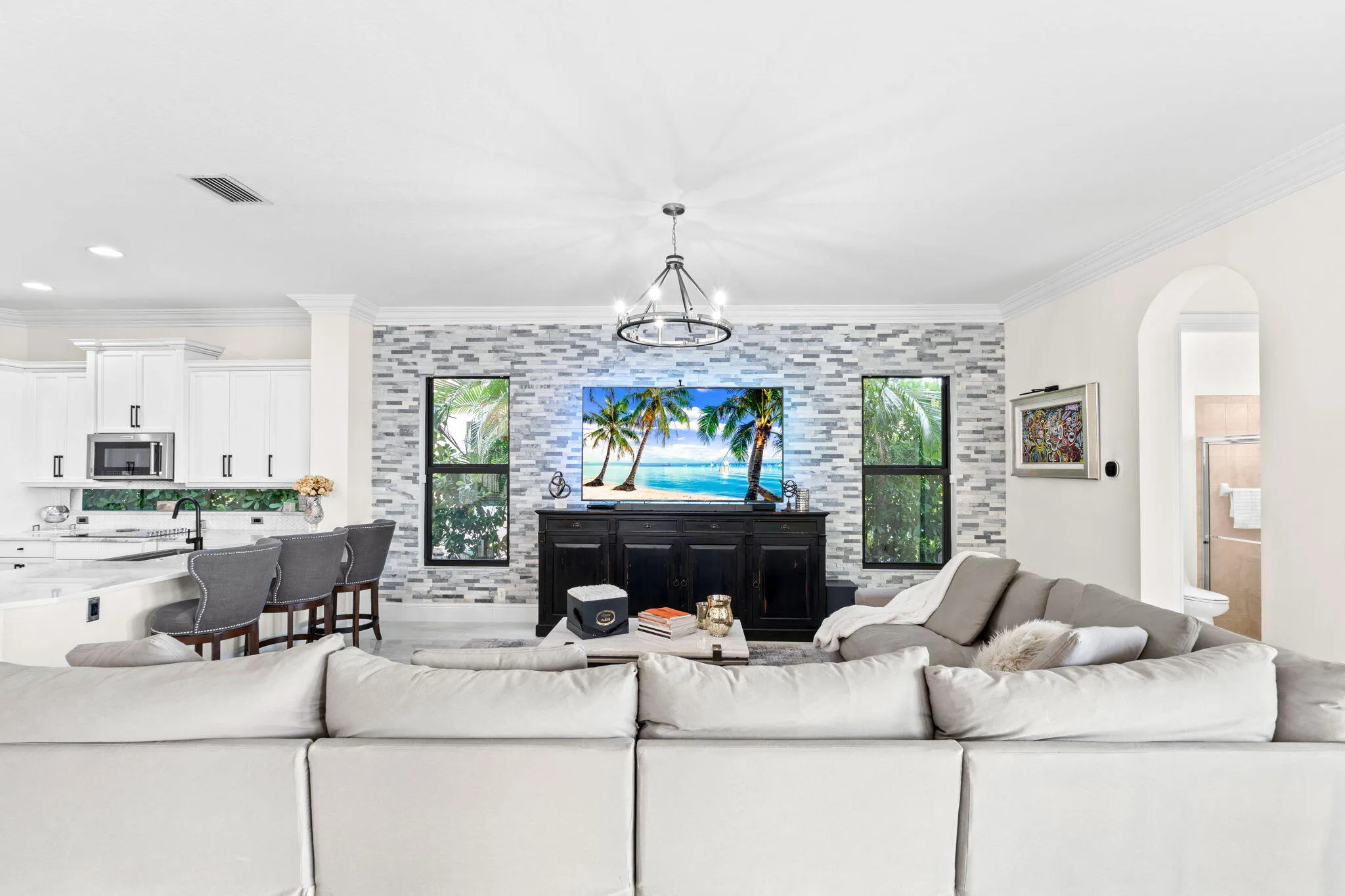 44-web-or-mls-A7403476
