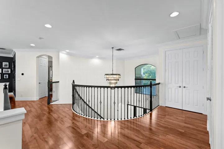 19-web-or-mls-A7403553