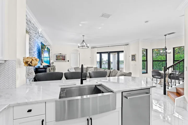 47-web-or-mls-A7403464