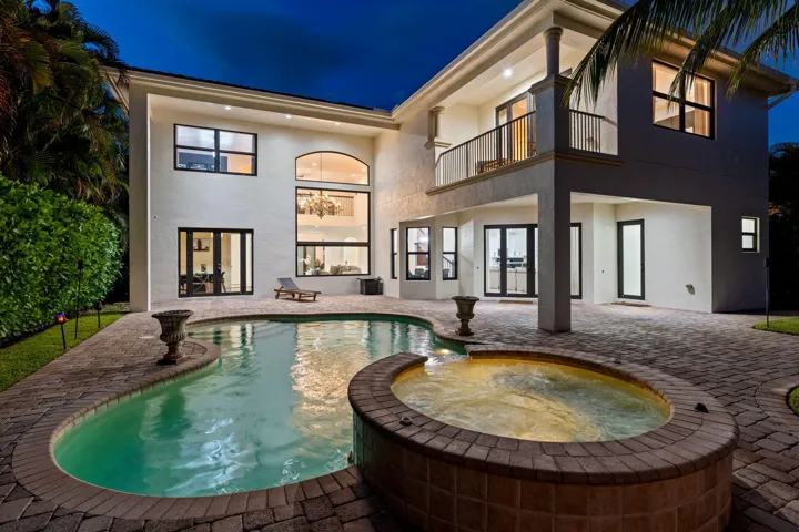 96-web-or-mls-A7403628