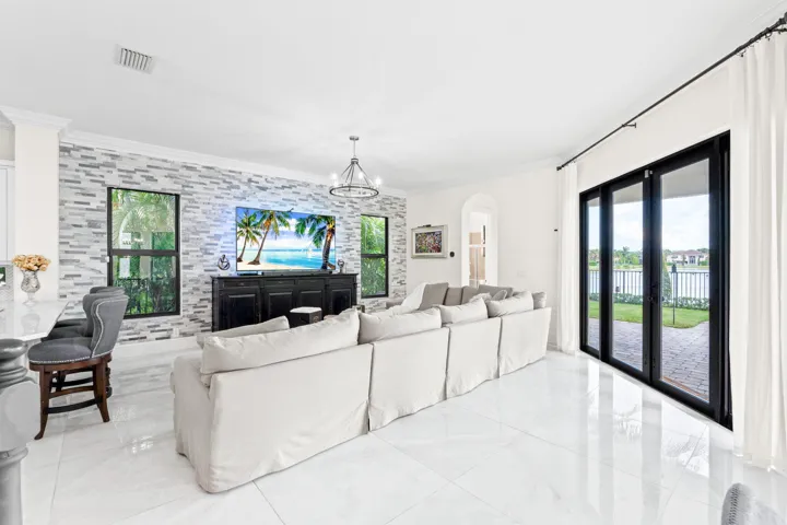 45-web-or-mls-A7403473