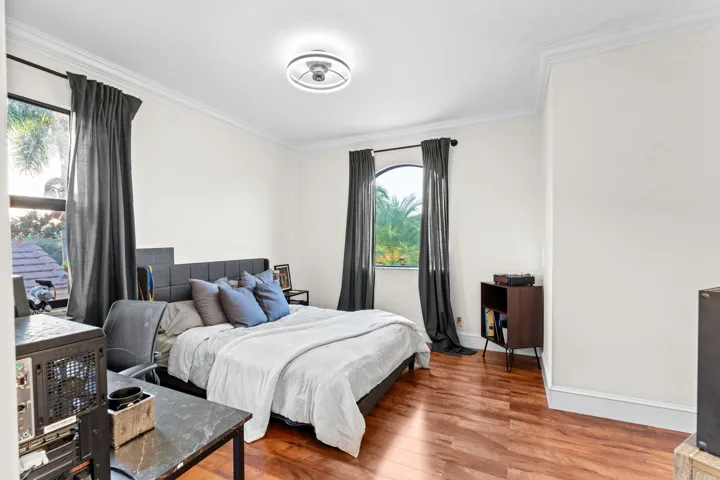 15-web-or-mls-A7403583