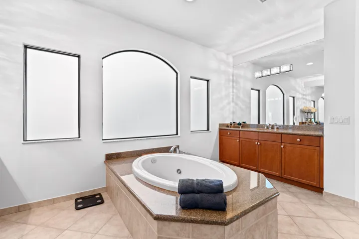 33-web-or-mls-A7403529