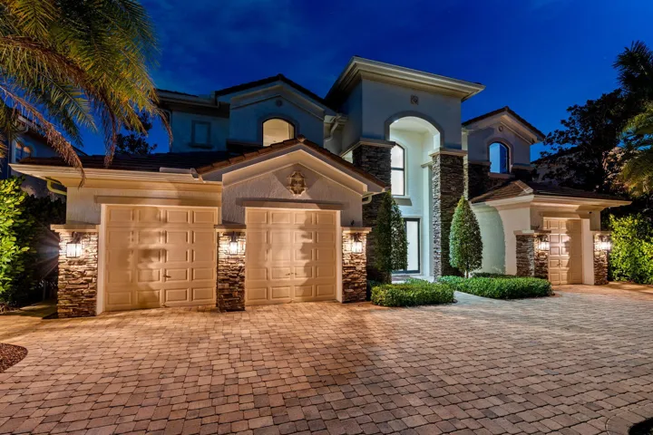 93-web-or-mls-A7403664