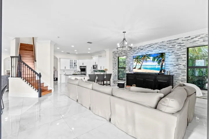 43-web-or-mls-A7403479