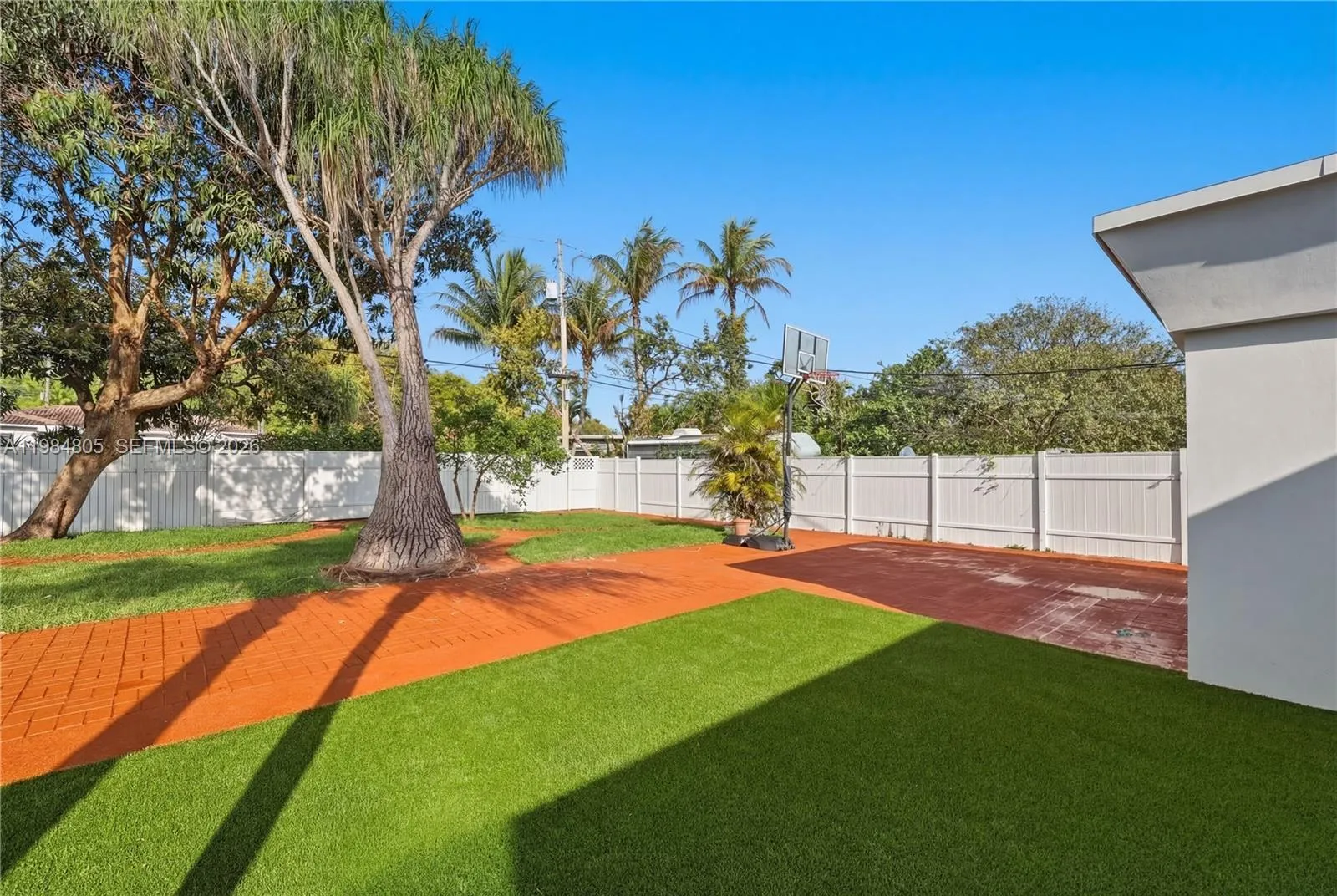 Property photo 33