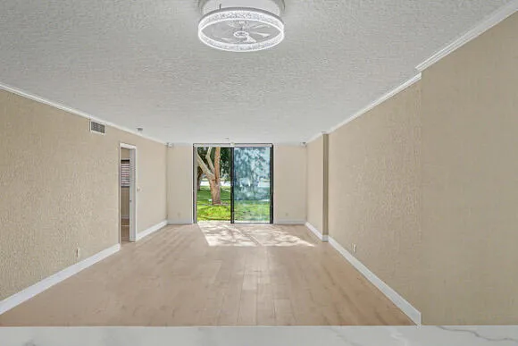 5 Dining Area (1)