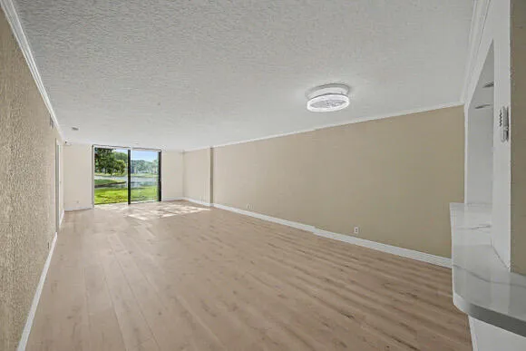 5 Dining Area (2)