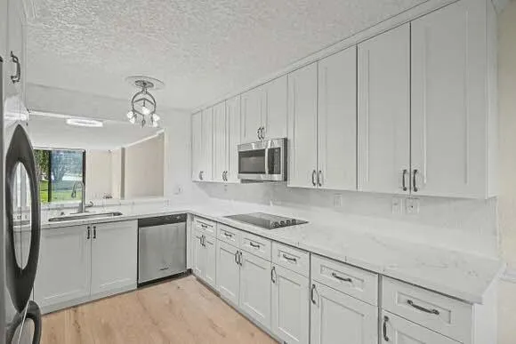 4 Kitchen (6) (1)