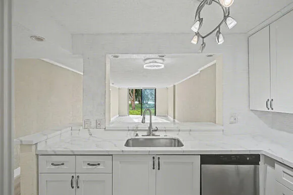 4 Kitchen (8) (1)