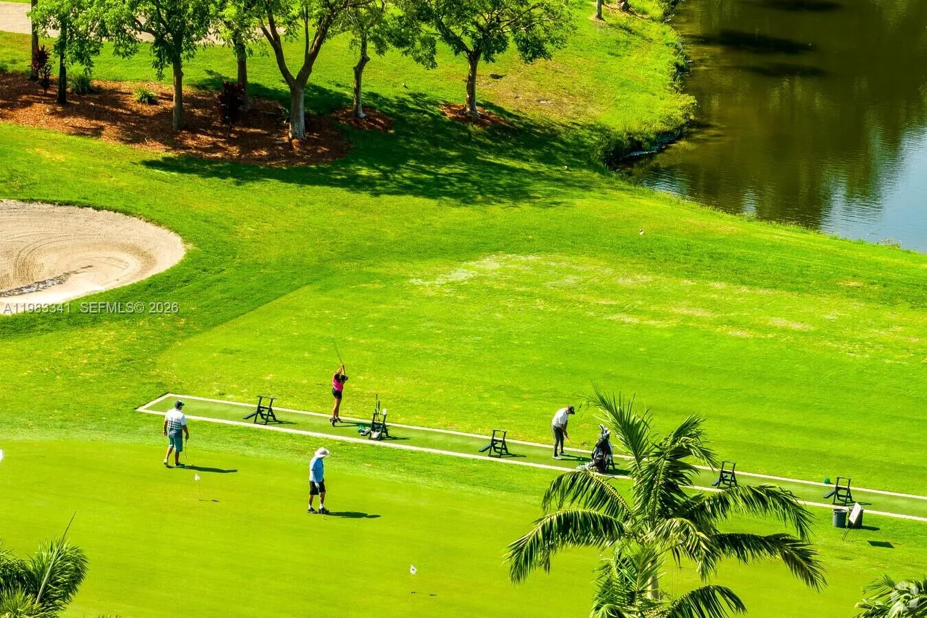 Golf Course Sits in Pembroke Lakes