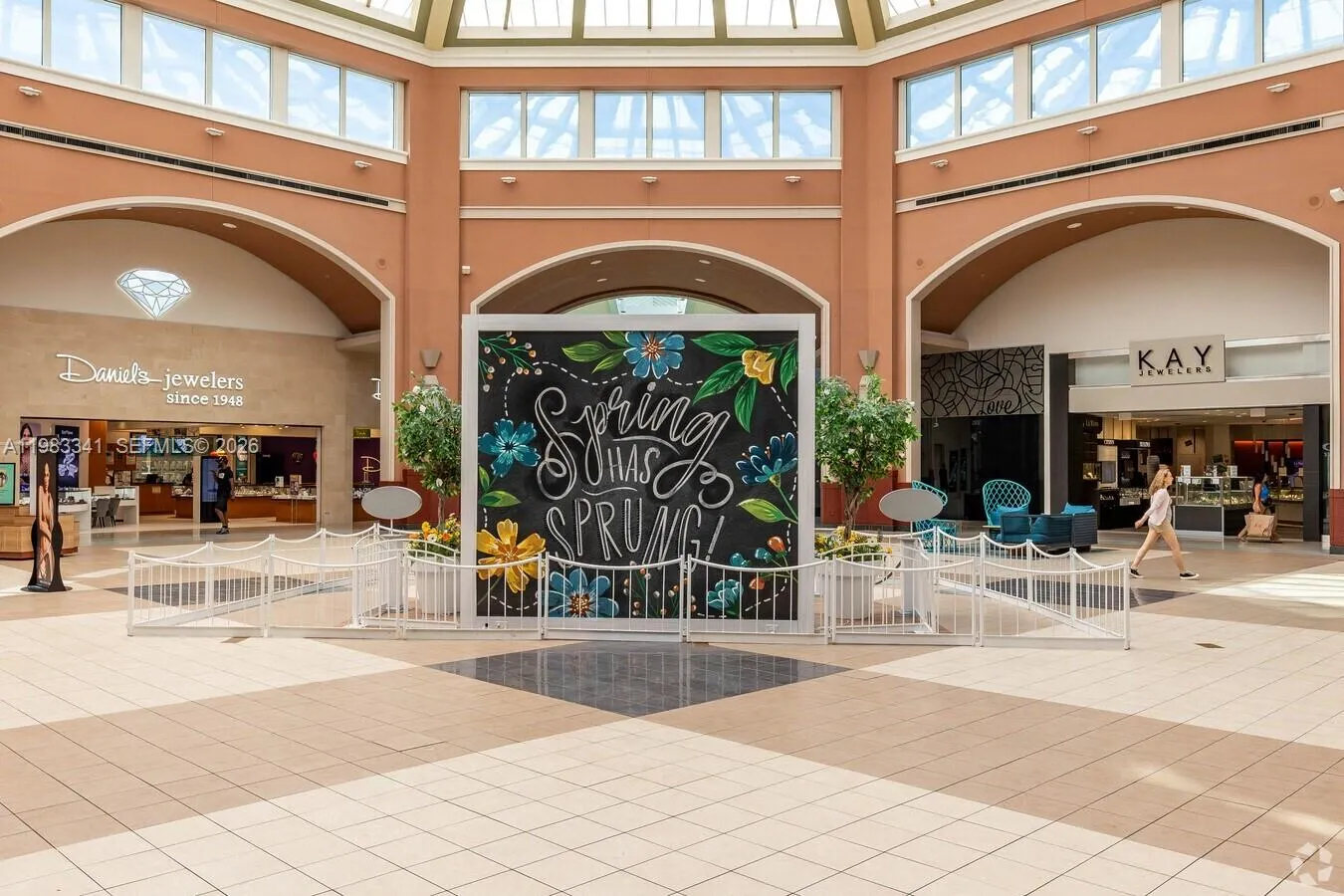 Shopping at Pembroke Lakes MallPembroke Lakes Mall